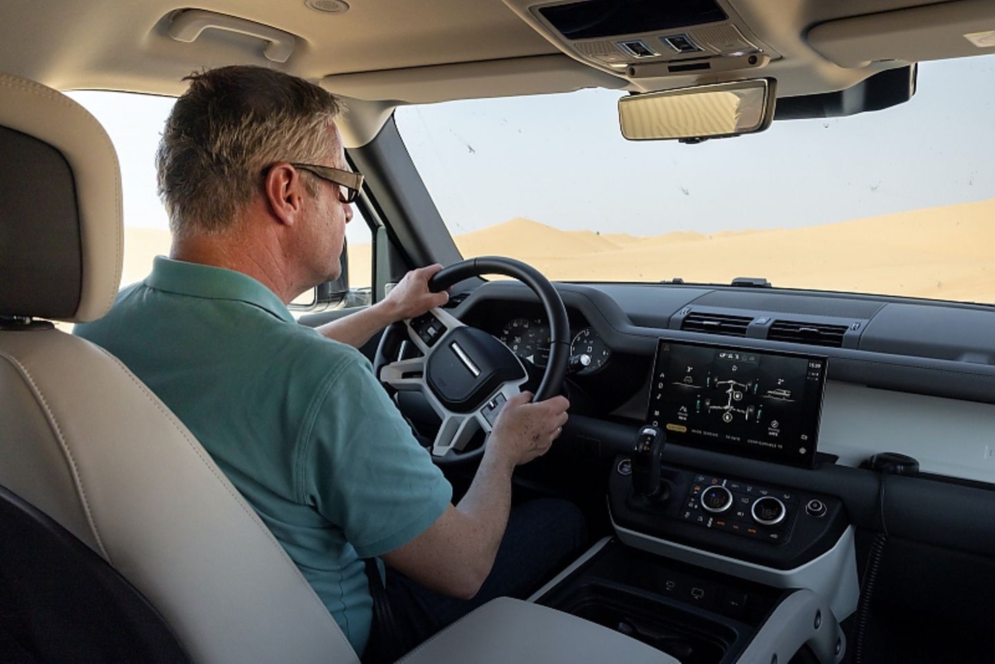 Land Rover Defender 130