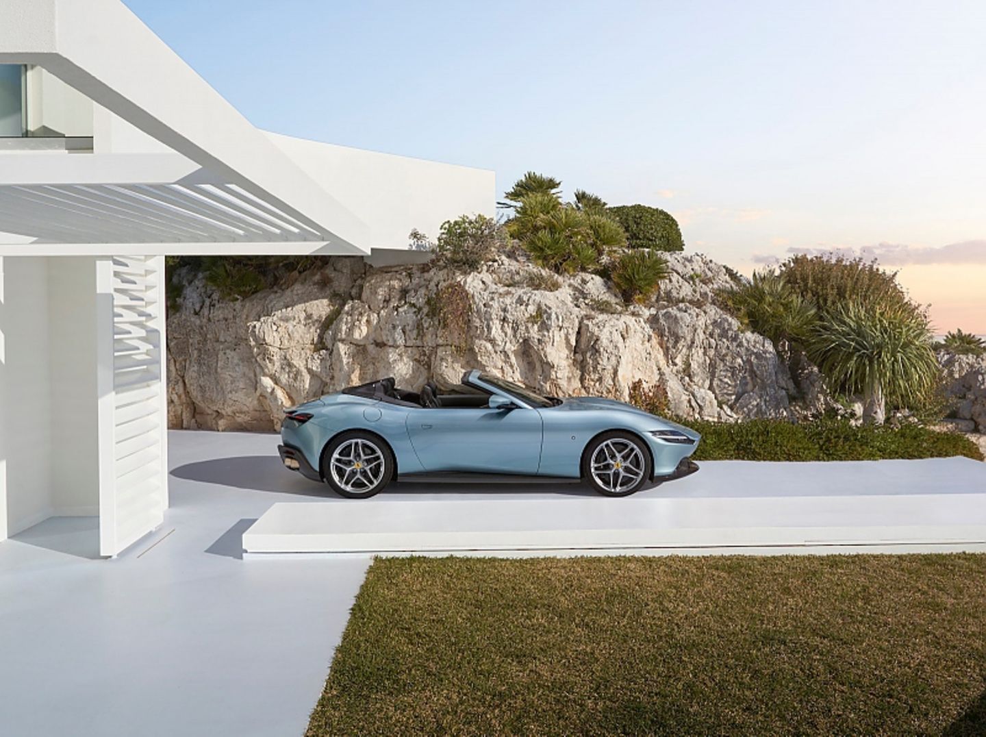 Ferrari Roma Spider 2023