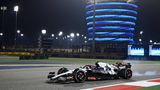 Ein Formel-Eins-Wagen in Bahrain