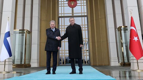 Finnlands Präsident Sauli Niinistö (links) und der Präsident der Türkei, Recep Tayyip Erdoğan