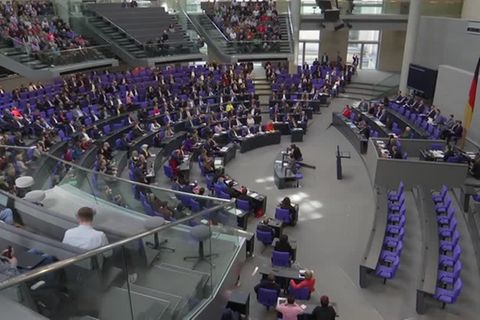 Video: Bundestag beschließt umstrittene Wahlrechtsreform