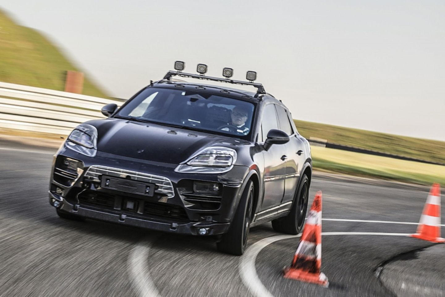 Porsche Macan Prototyp 2022