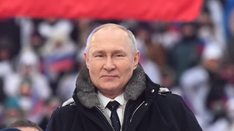 Wladimir Putin bei einer Militärparade