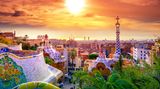 Kunst, Kultur und eine "beeindruckende Kathedrale" – das macht Barcelona laut dem Time "Magazine" zu einem der großartigsten Orte in diesem Jahr. Die spanische Metropole hat außerdem natürlich noch eine Shoppingmeile zu bieten, die die Herzen von Städtereisenden höher schlagen lässt – und einen Stadtstrand, der sich sehen lassen kann. 