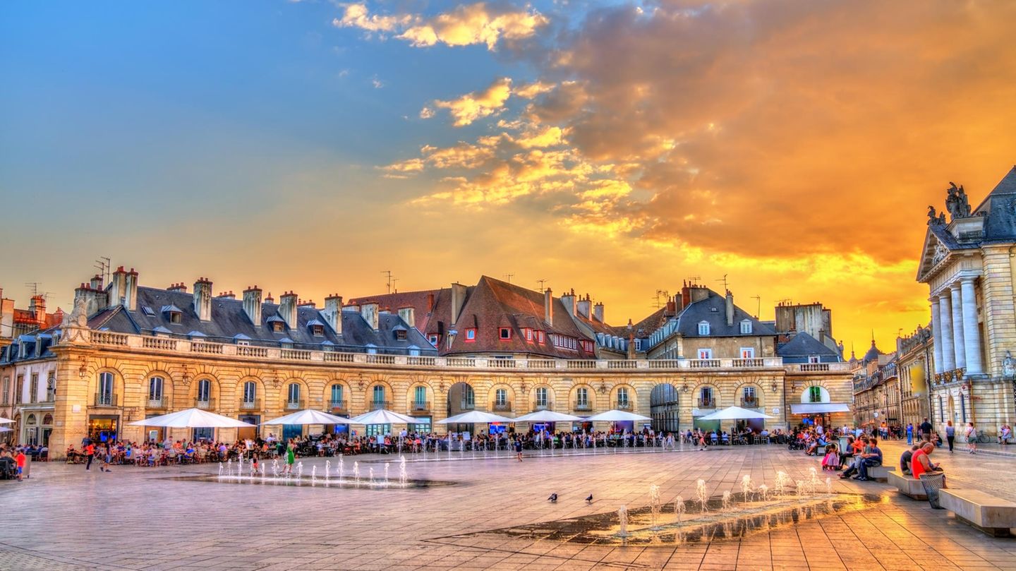 Dijon ist die Hauptstadt der französischen Region Burgund – und gehört ebenfalls zu den Top-Places des "Time Magazine" in diesem Jahr. Und das nicht etwa wegen den berühmt-berüchtigten Weintouren durch den Ort, dem historischen Palast oder der beeindruckenden Sammlung von Kunstwerken, die es dort zu erkunden gibt. Nein, der Grund für die Platzierung in der Top 50 ist das Essen in Dijon. Ganz egal, ob Lebkuchen, Senf oder Schnecken – dort gibt es alles in besonders hoher Qualität.  