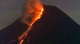 Sleman, Indonesien. Auf der indonesischen Insel Java ist der Vulkan Merapi aktiv. Der Merapi ist einer der aktivsten Vulkane des südostasiatischen Inselstaates. Indonesien liegt auf dem sogenannten pazifischen Feuerring, einem Vulkangürtel rings um den Pazifischen Ozean.