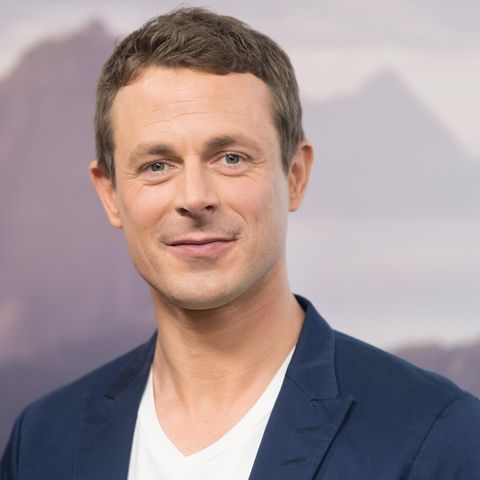 "Sportschau"-Moderator Alexander Bommes ist wieder zurück im Fernsehen (Archivbild)