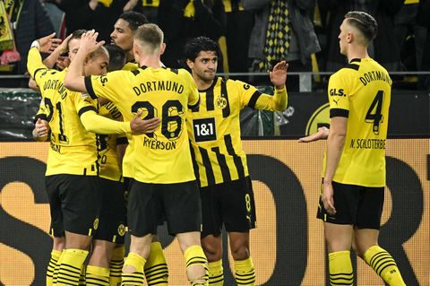 Der BVB übernachtet nach seinem Sieg gegen den 1. FC Köln auf dem ersten Tabellenplatz der Fußball-Bundesliga