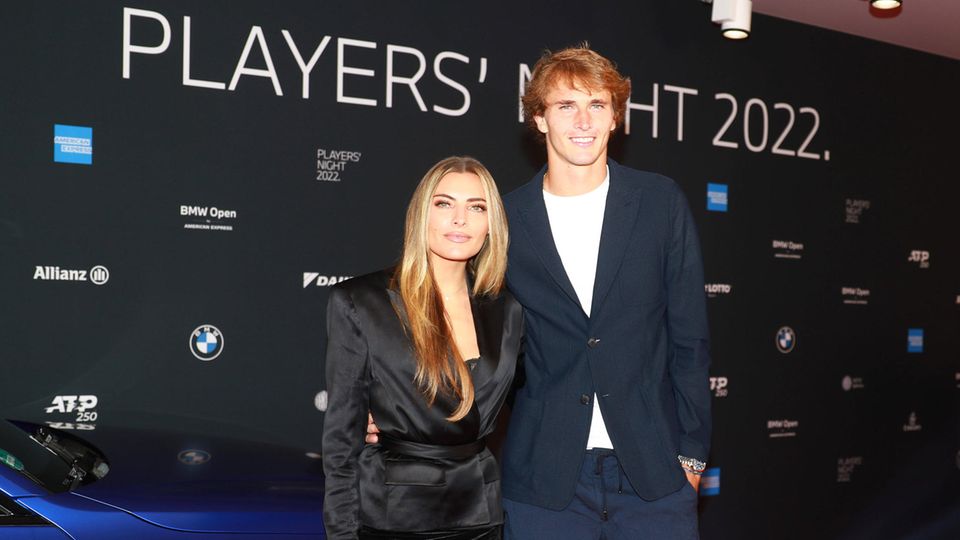 Moderatorin Sophia Thomalla ist seit Oktober 2021 offiziell mit Tennisprofi Alexander Zverev liiert. 