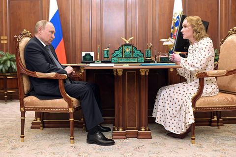 Maria Lwowa–Belowa, Russlands Beauftragte für Kinderrechte, und Präsident Wladimir Putin