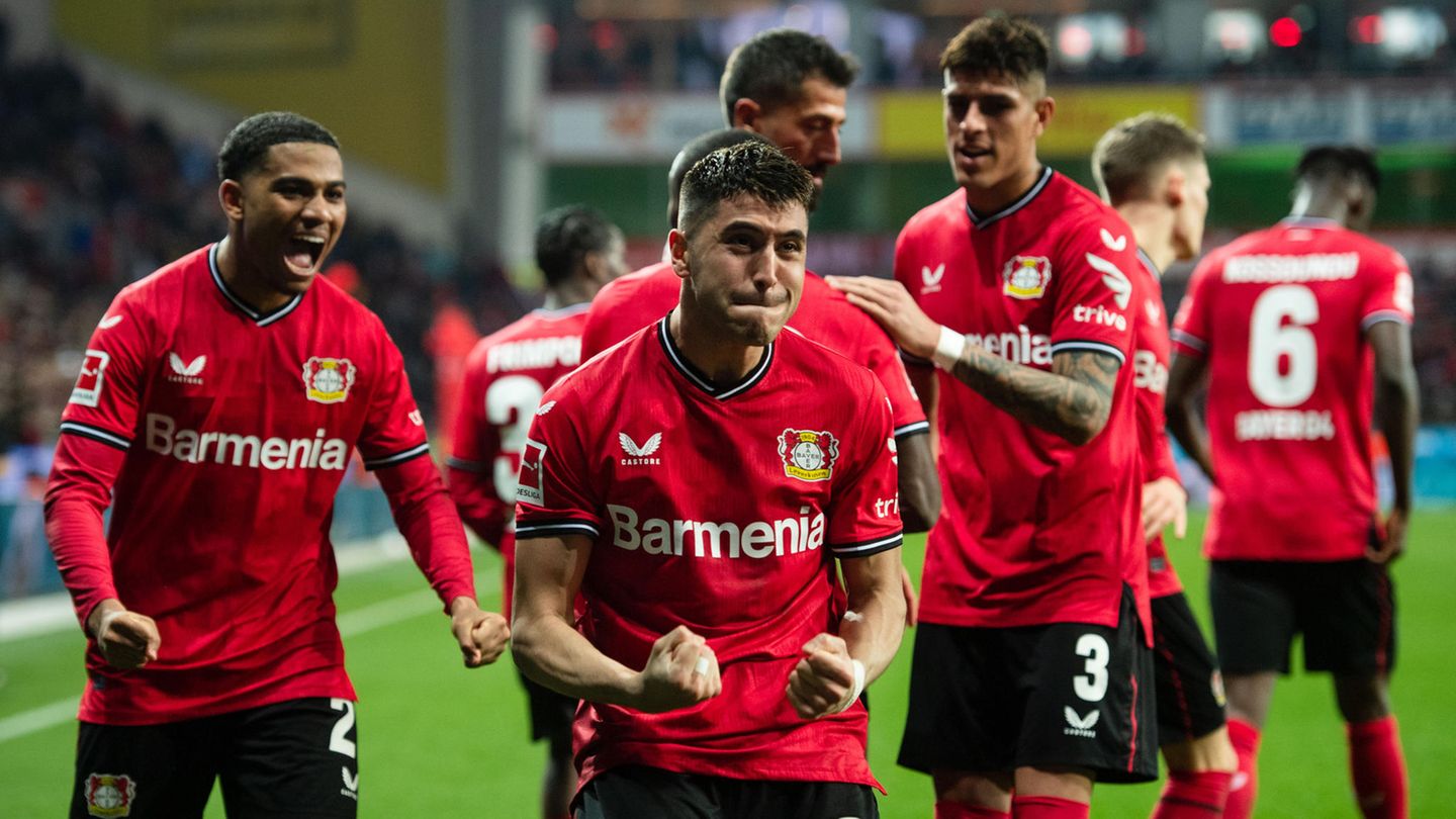 Bayer Leverkusen gewann in der Fußball-Bundesliga durch zwei Elfmetertore gegen den FC Bayern München