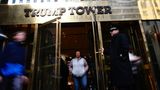 New York City, USA. Das Leben von Ex-US-Präsident Donald Trump ist turbulent. Der jüngste Aufreger: die Schweigegeld-Affäre mit Pornostar Stormy Daniels. Ob das die Besucherzahlen am Trump Tower steigen oder sinken lässt?