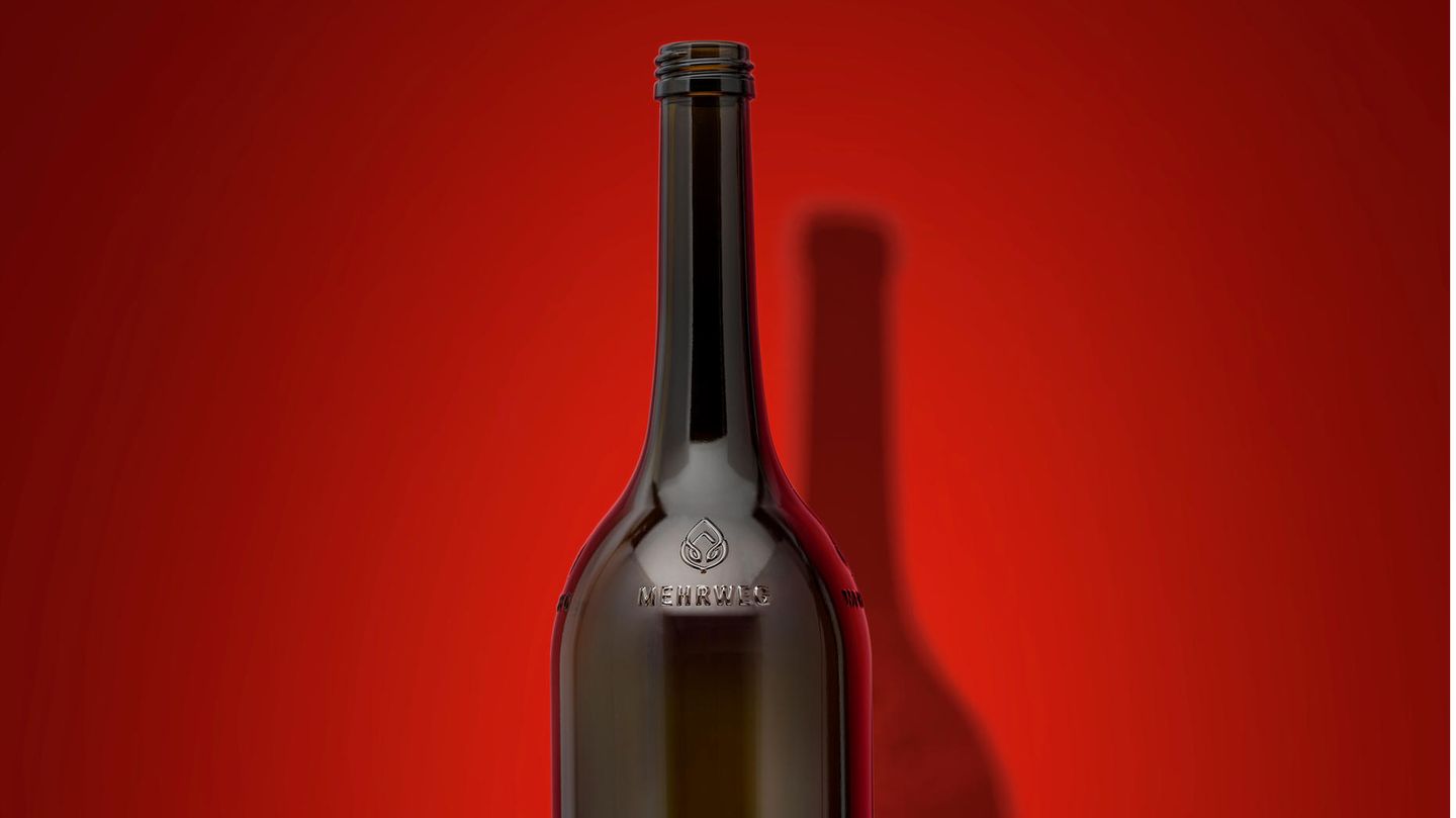 Rücknahme im Handel: Revolution auf dem Weinmarkt: Das ist die erste 0,75-Liter Mehrwegflasche für Wein