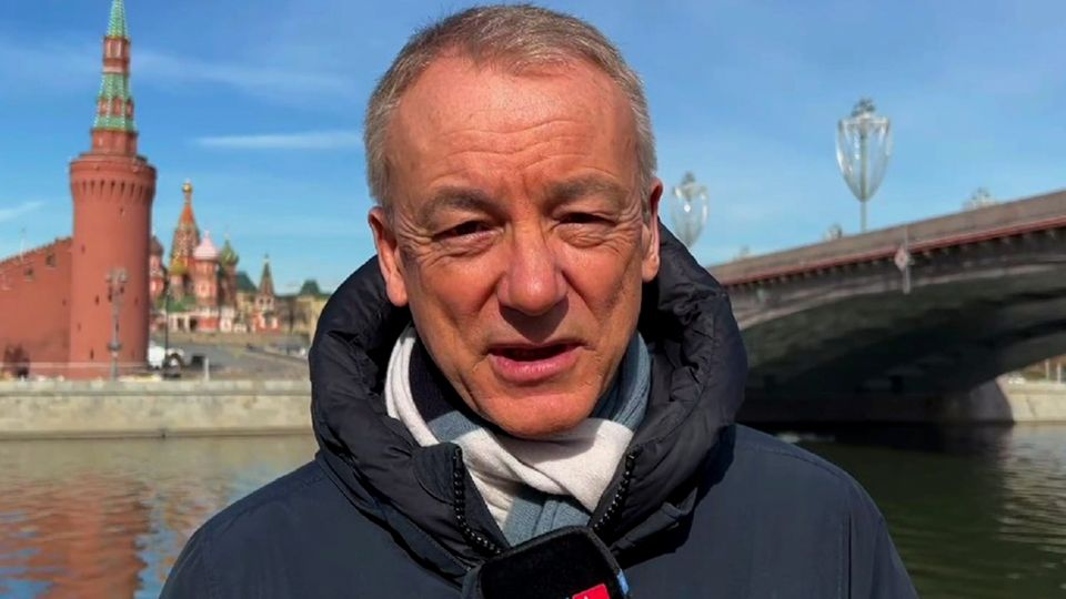 "Putin sitzt hinten und lenkt nicht" – Moskau-Reporter über russische Gespräche mit Xi "Putin sitzt hinten und lenkt nicht" – Moskau-Reporter über russische Gespräche mit Xi