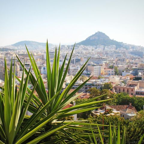 Ein Blick auf das Zentrum von Athen. Eine Frau soll jahrelang in Griechenland für Russland spioniert haben.