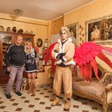 Beflügelt: Christian, 33, ist im wahren Leben Krankenwagenfahrer – und hier Hawks aus dem Manga "My Hero Academia"