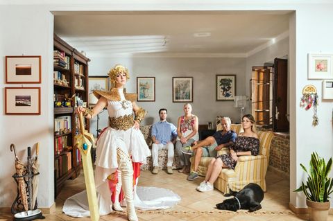 Gestatten, She-Ra aus der Animationsserie "She-Ra and the Princesses of Power". Bürgerlich: Rachele, 28, Pharmazeutin aus Pescia, umringt von ihrer Familie