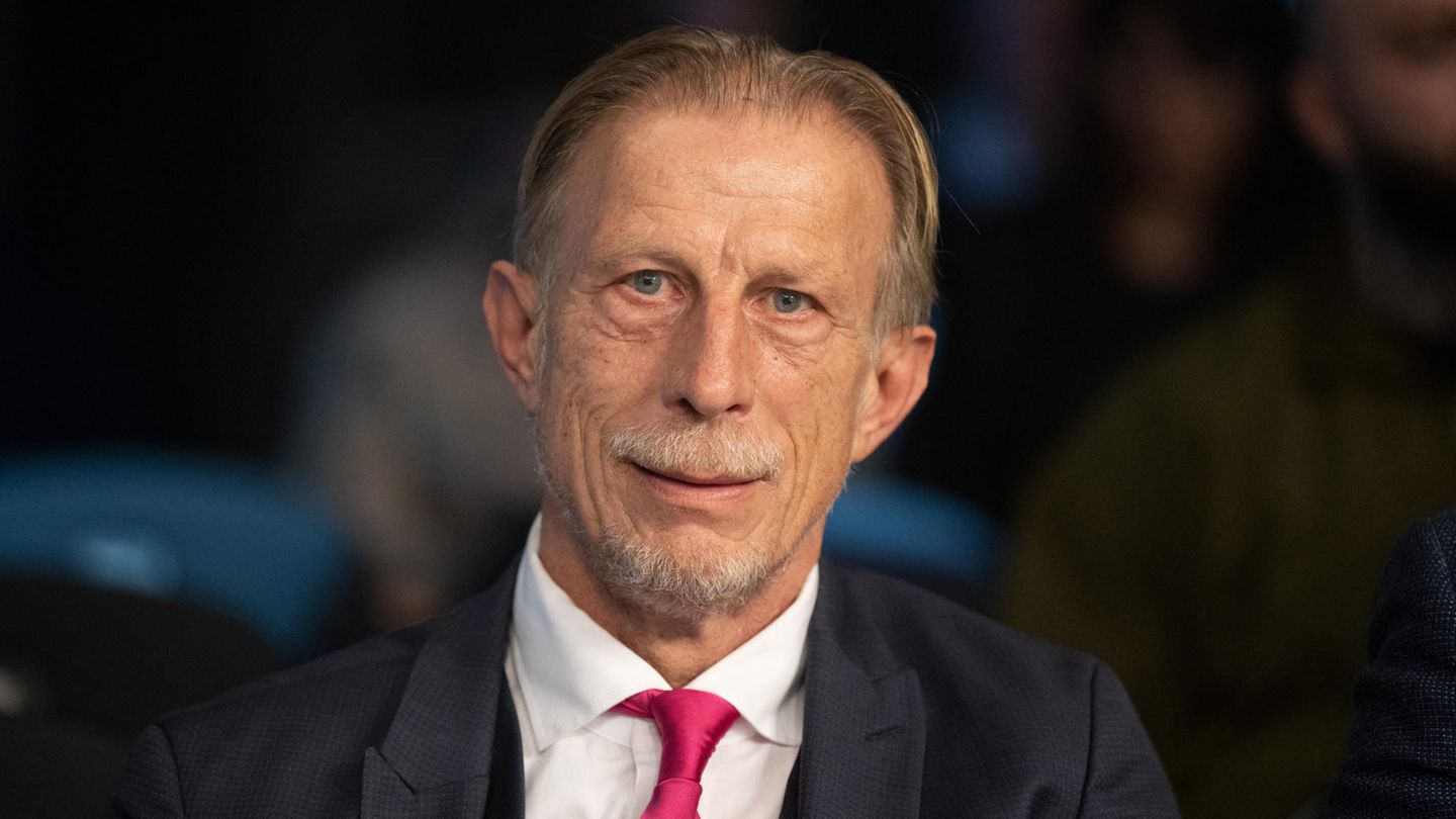An Lungenkrebs erkrankt: der langjährige Fußballtrainer Christoph Daum