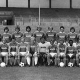 Werder Bremen war damals ebenfalls ganz vorne dabei. Von 1976 bis 1978 warben die Norddeutschen für die Firma Norda, die Fischkonserven herstellte. Das sorgte dafür, dass von diesem Zeitpunkt an die gegnerischen Fans "Was ist grün und stinkt nach Fisch? Werder Bremen" skandierten. Der Spruch war allerdings nicht mehr ganz zutreffend, denn die Trikots in der nächsten Spielzeit war blau. Werder sah in dieser Zeit eher nach Schalke aus. 1977 wurden die Trikots mit dem Schriftzug Norda für eine Saison rot, bis die Mannschaft mit einem neuen Sponsor wieder im guten alten Grün-Weiß auflief.