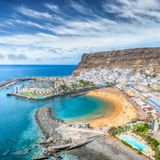 Gran Canaria überzeugt mit durchschnittlich 19 Grad Celsius und zwölf Sonnenstunden am Tag. Die spanische Kanareninsel gehört nicht umsonst zu den beliebtesten Reisezielen der Deutschen.  Ferienhaus (Durchschnittspreis pro Nacht): 114 Euro  Mietwagen (Durchschnittspreis pro Tag): 31,08 Euro