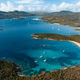 Sardinien gehört zu den beliebtesten Reisezielen von Italien-Fans. Auch zur Osterzeit lohnt sich eine Reise auf die grüne Insel im Mittelmeer. Bei durchschnittlich 16 Grad Celsius und Sonne satt lässt sich die Natur besonders gut erkunden.  Ferienhaus (Durchschnittspreis pro Nacht): 105 Euro  Mietwagen (Durchschnittspreis pro Tag): 43,06 Euro