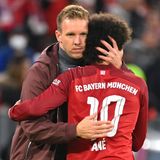 Nagelsmanns Weg führt zwangsläufig zum FC Bayern, wo er 2021 anheuert. Die Bayern lassen sich das junge Trainertalent etwas kosten und zahlen Leipzig eine Rekordablöse von rund 20 Millionen Euro. Sofort gewinnt er den Supercup gegen Borussia Dortmund, seiner erster Titel als Profitrainer. 