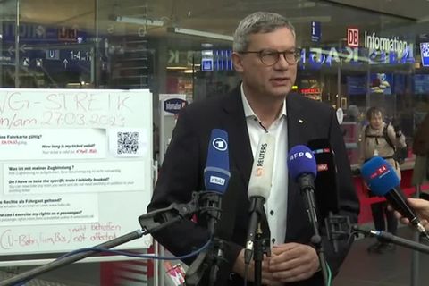 Video: Bahn: Fernverkehr fällt am Montag wegen "Mega-Streik" komplett aus