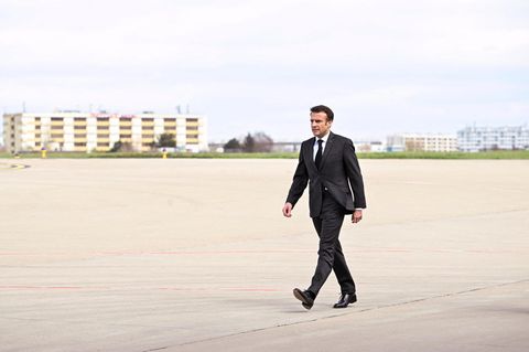 Für Emmanuel Macrons Kritiker ist die Absage eine Steilvorlage