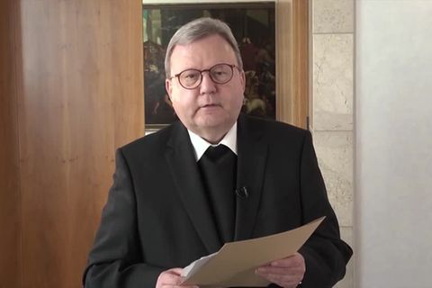 Video: Bischof Franz-Josef Bode tritt wegen "falscher Entscheidungen" zurück