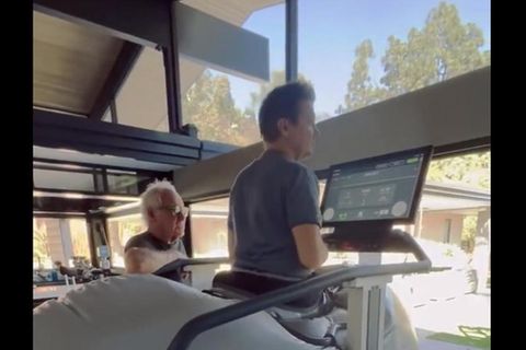 Jeremy Renner zeigt sich auf dem Laufband