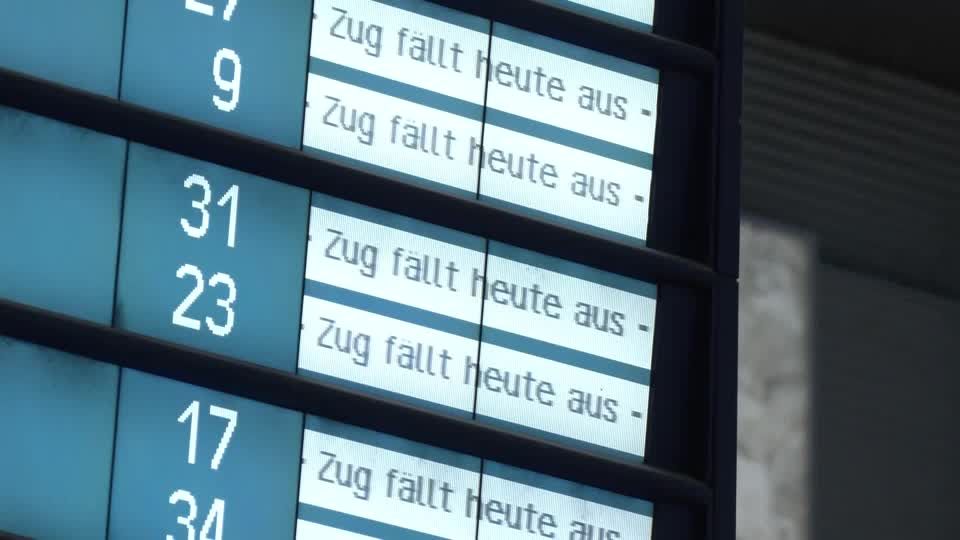 Video: Gewerkschaften legen mit Großstreik Verkehr weitgehend lahm