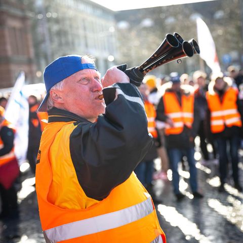 Warnstreik-Kundgebung in Bremen