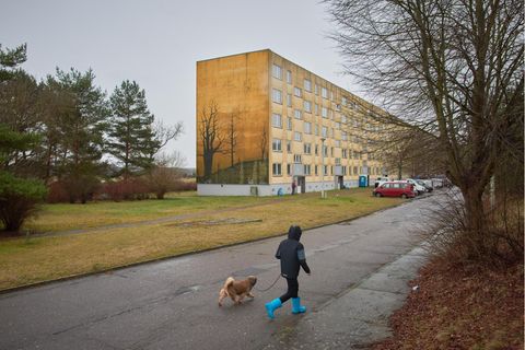 Geflüchtetenunterkunft in einem Plattenbau in Demen