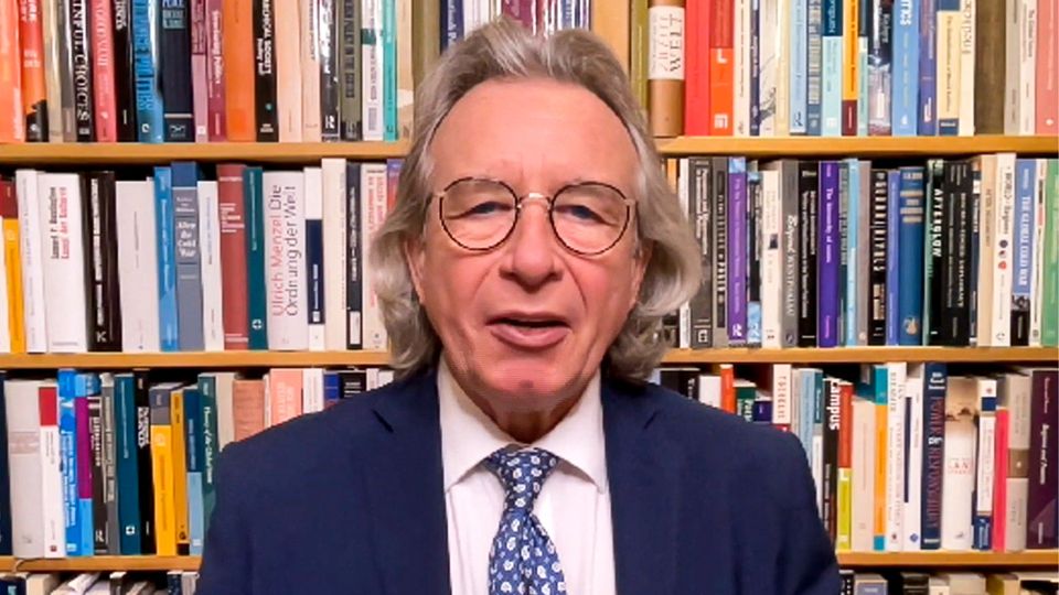 Politikwissenschaftler Thomas Jäger spricht im Interview unter anderem über Waffenlieferungen an die Ukraine. Politikwissenschaftler Thomas Jäger spricht im Interview unter anderem über Waffenlieferungen an die Ukraine.