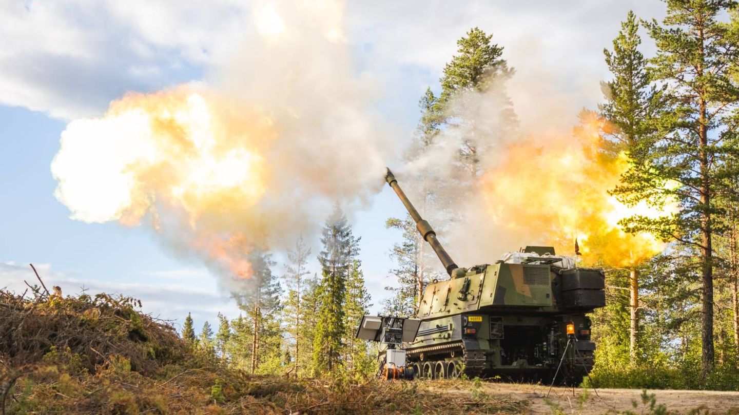 Panzerhaubitze K9 Thunder feuert 155-mm-NATO-Munition