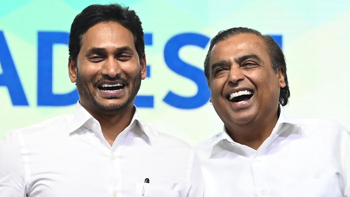 Y. S. Jaganmohan Reddy und Mukesh Ambani, der Vorsitzende und Geschäftsführer von Reliance Industries Limited