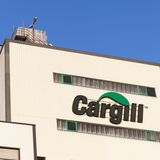 Das Logo der Firma Cargill an einem Gebäude