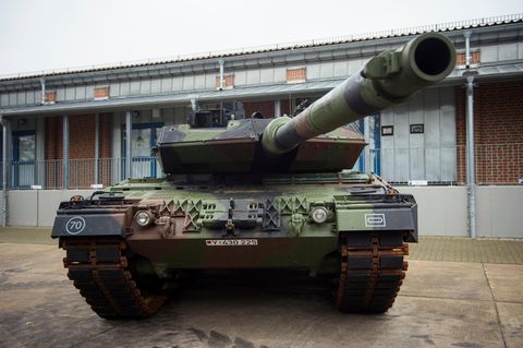 Leopard 2 beim Übungsplatz Munster.