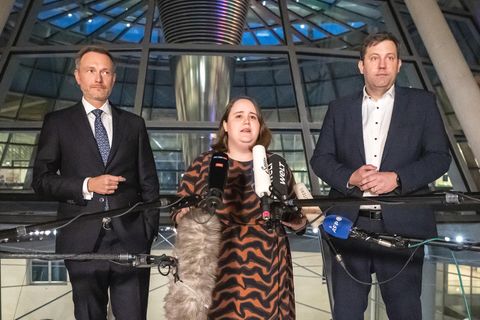 Die Parteichefs der Ampel (v.r.n.l.): Lars Klingbeil (SPD), Ricarda Lang (Grüne), Christian Lindner (FDP)