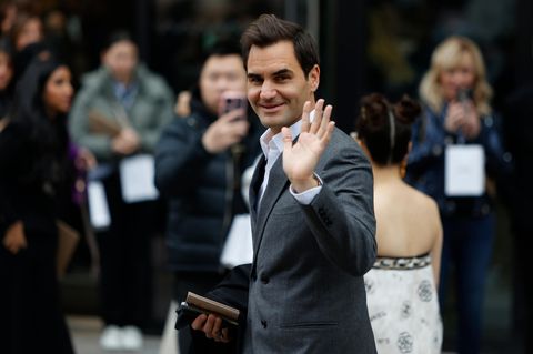 Roger Federer hat jetzt Zeit für Channel-Modeschauen, die er im Januar 2023 in Paris besuchte 