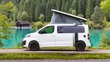 Ist das Aufstelldach ausgefahren sollen – je nach Modellvariante – bis zu vier Personen im Alpincamper Opel Vivaro schlafen können 