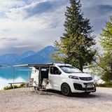 Der Alpincamper Opel Vivaro ist ein Reisemobil mit Camping-Eigenschaften