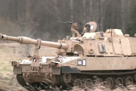 Video: Auch in der Oberpfalz: NATO-Verbündete proben Ernstfall