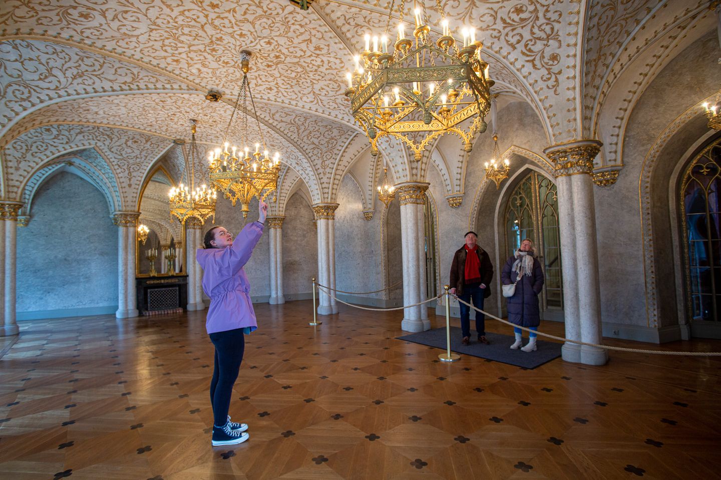 Marmorsaal im Schloss Rosenau, Coburg 1840 heiratet Prinz Albert Großbritanniens Queen Victoria, 1845 besuchen sie gemeinsam Alberts Geburtsort. Victoria ist entzückt. "Wäre ich nicht, was ich bin, hätte ich hier mein wirkliches Zuhause", sagt sie noch Jahre später über Schloss Rosenau