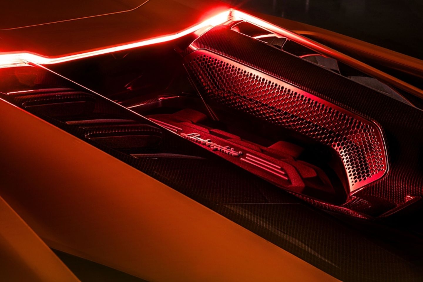 Lamborghini Revuelto 2024