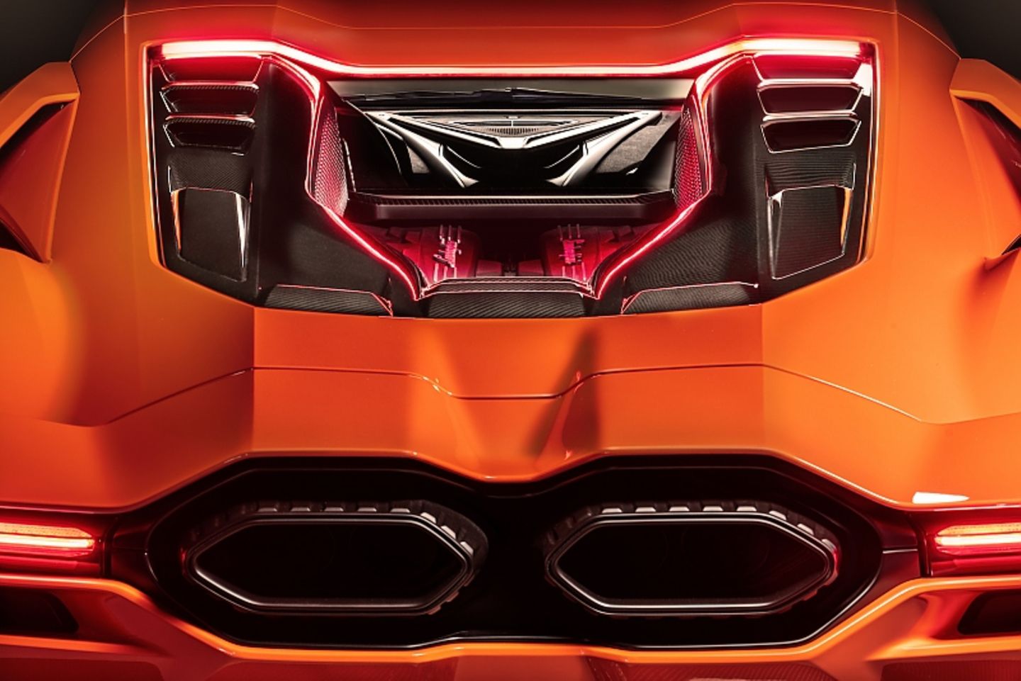 Lamborghini Revuelto 2024