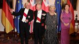 Staatsbankett in Schloss Bellevue: König Charles III. und seine Gemahlin Camilla eingerahmt von den Gastgebern, Bundespräsident Frank-Walter Steinmeier und dessen Frau Elke Büdenbender.
