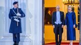 Der Hamburger Bürgermeister Peter Tschentscher mit Ehefrau in Bellevue: In die Hansestadt reist König Charles am Freitag weiter.