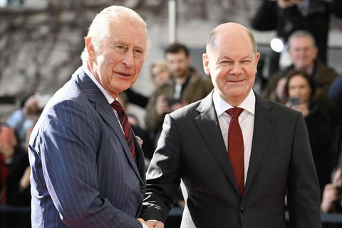 König Charles III. und Olaf Scholz