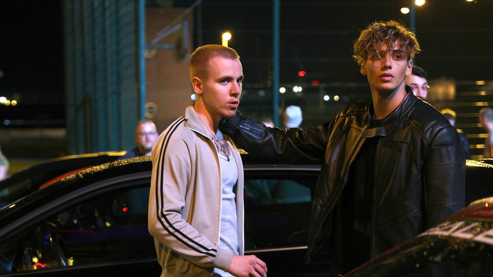Schauspieler Adrian But als Autotuner Gheorghe Rusu im neuen Bremer "Tatort" (mit Tiktok-Star Bene Schulz, der einen Gastauftritt hat)